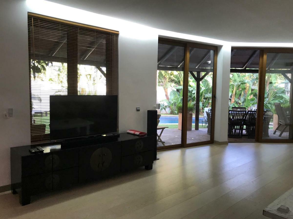 Villa With Heated Pool And Jacuzzi Close To Puerto Banus And Beach Эстепона Экстерьер фото